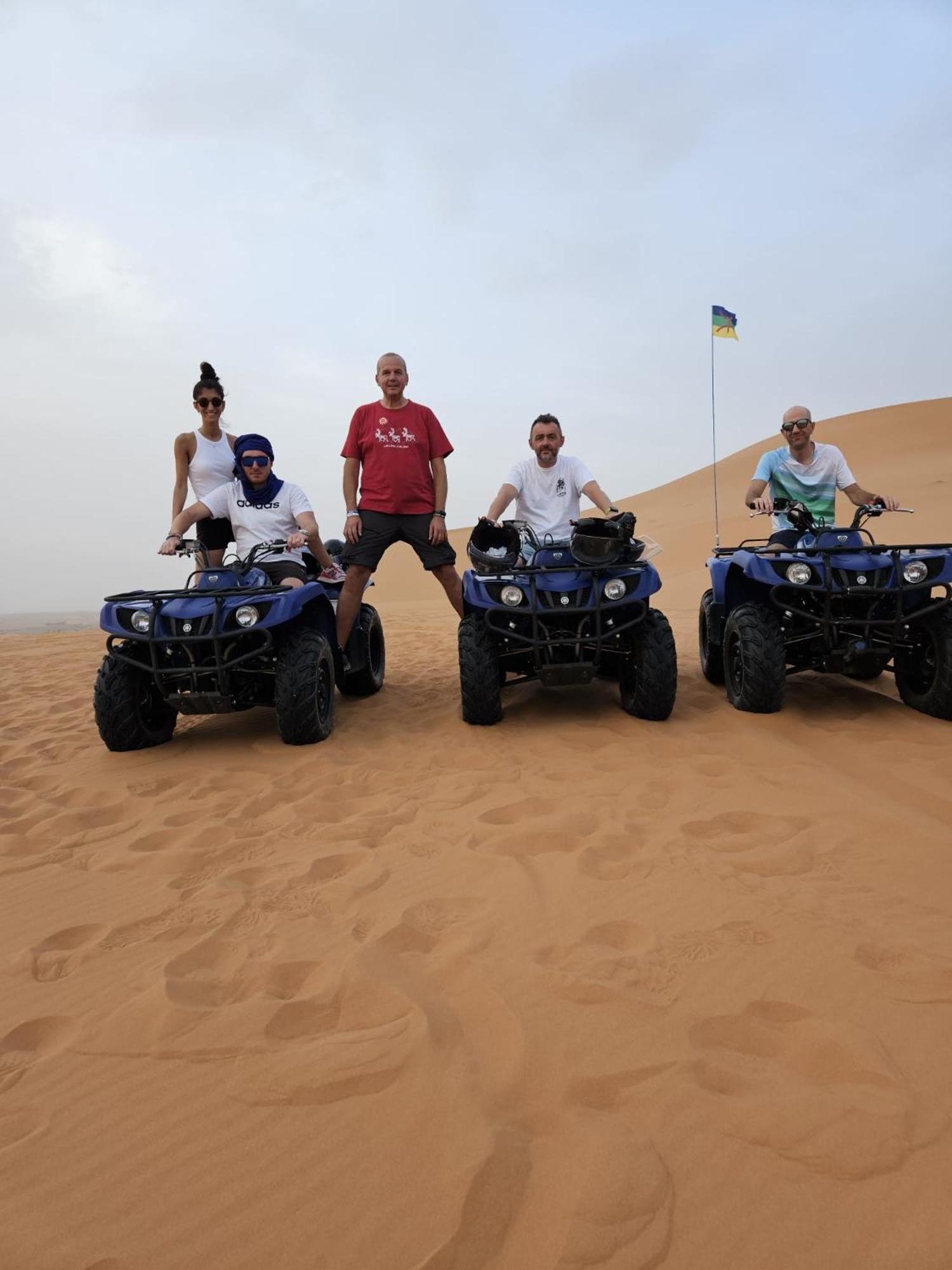 Camp Familia Erg Chebbi Hotel Merzuga Kültér fotó
